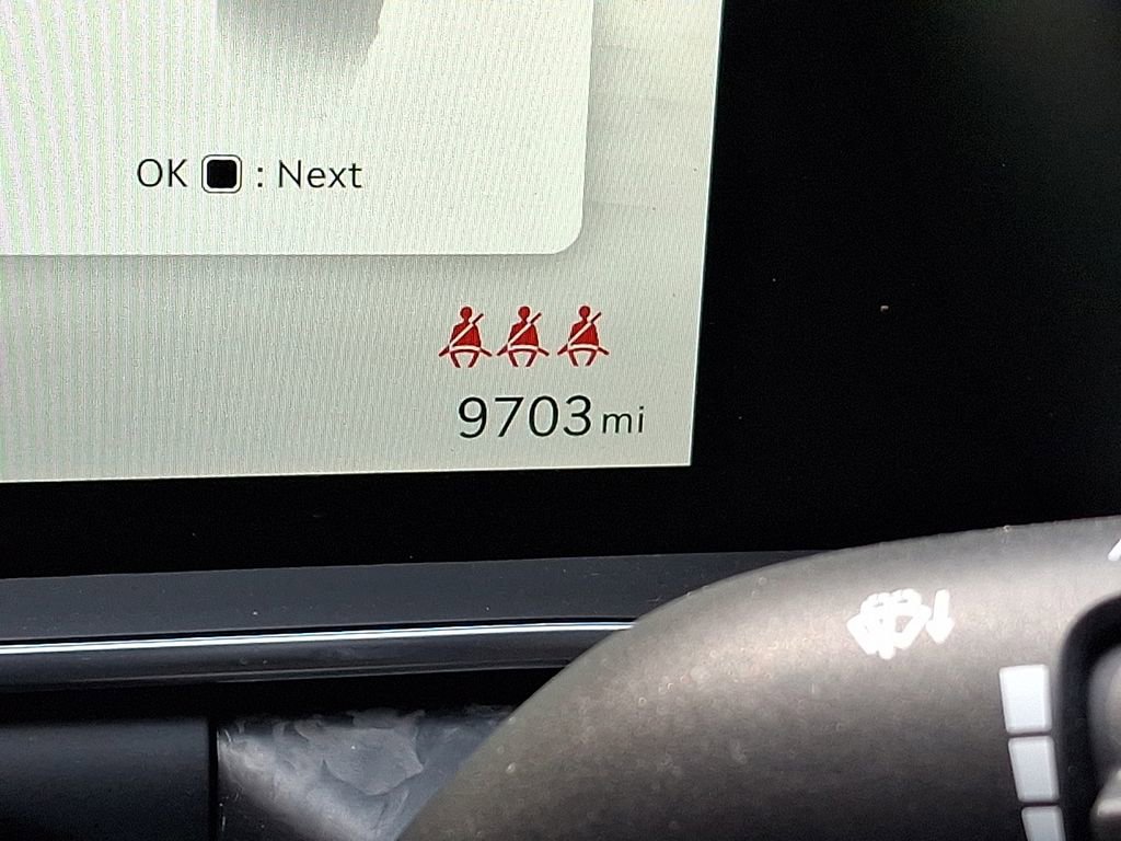 Used 2025 Genesis G90 3.5T image 13