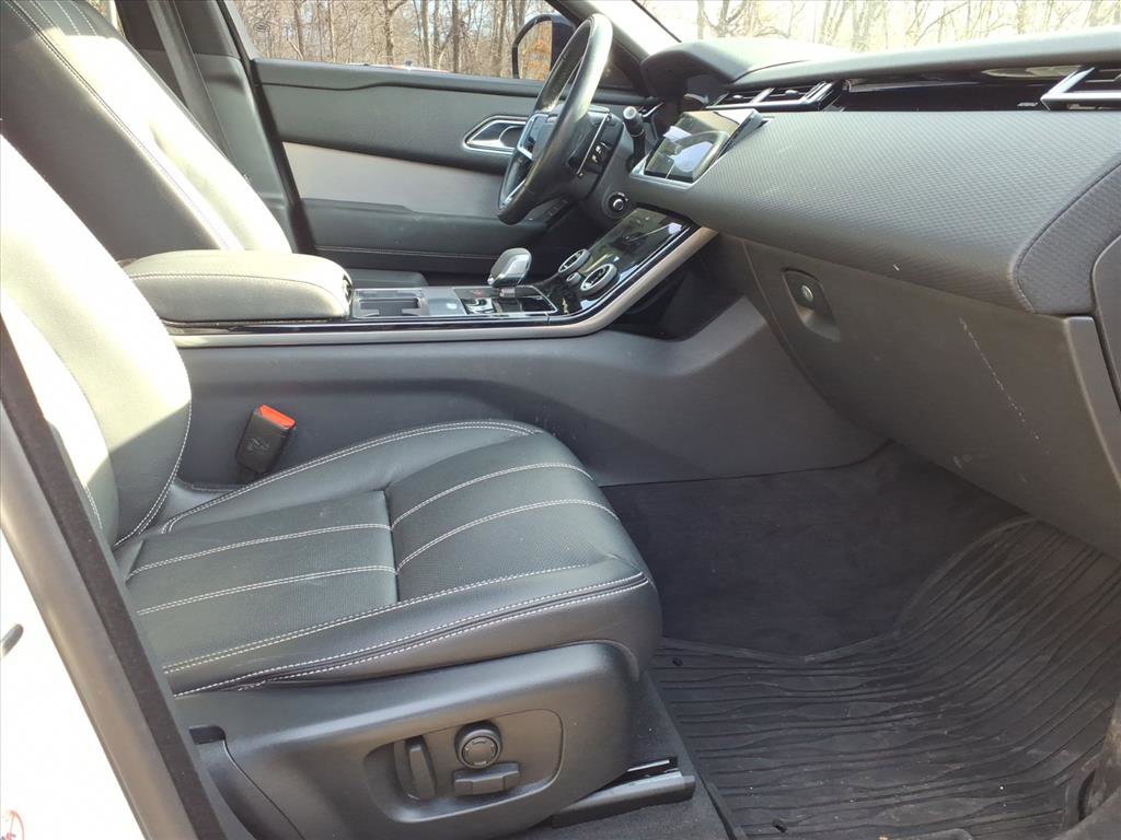 Certified 2023 Land Rover Range Rover Velar R-Dynamic S image 3