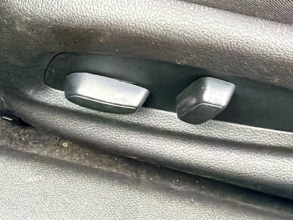 Used 2021 Chevrolet Camaro LT w/ Technology Package image 22