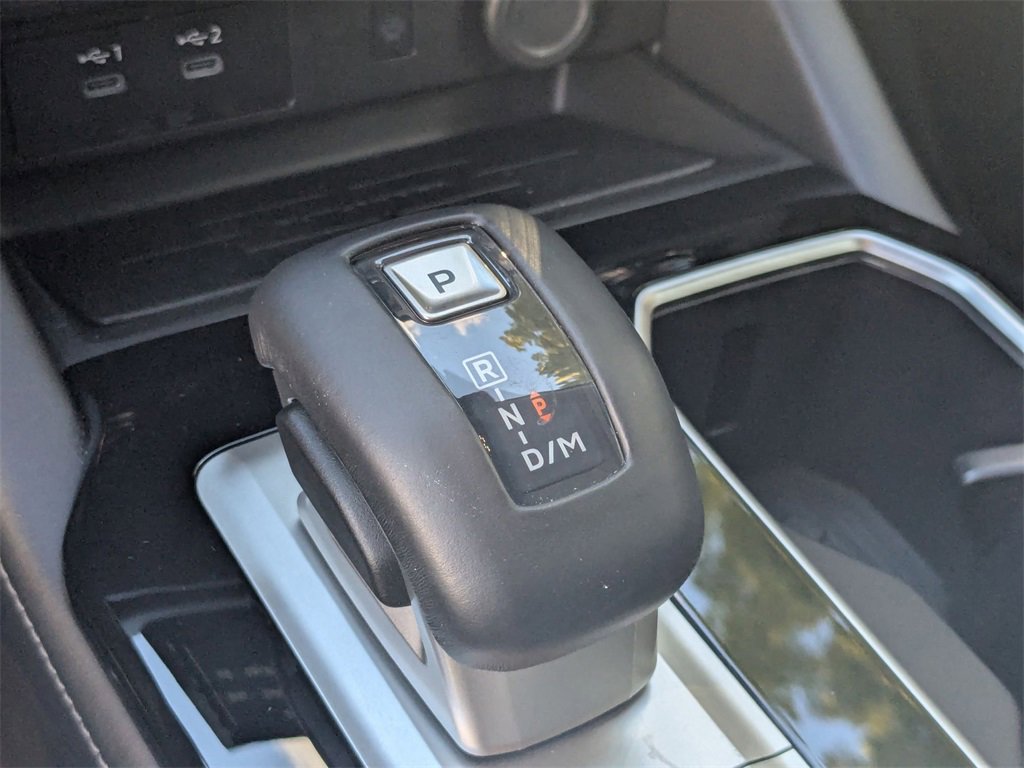 Used 2025 Mitsubishi Outlander SE image 17