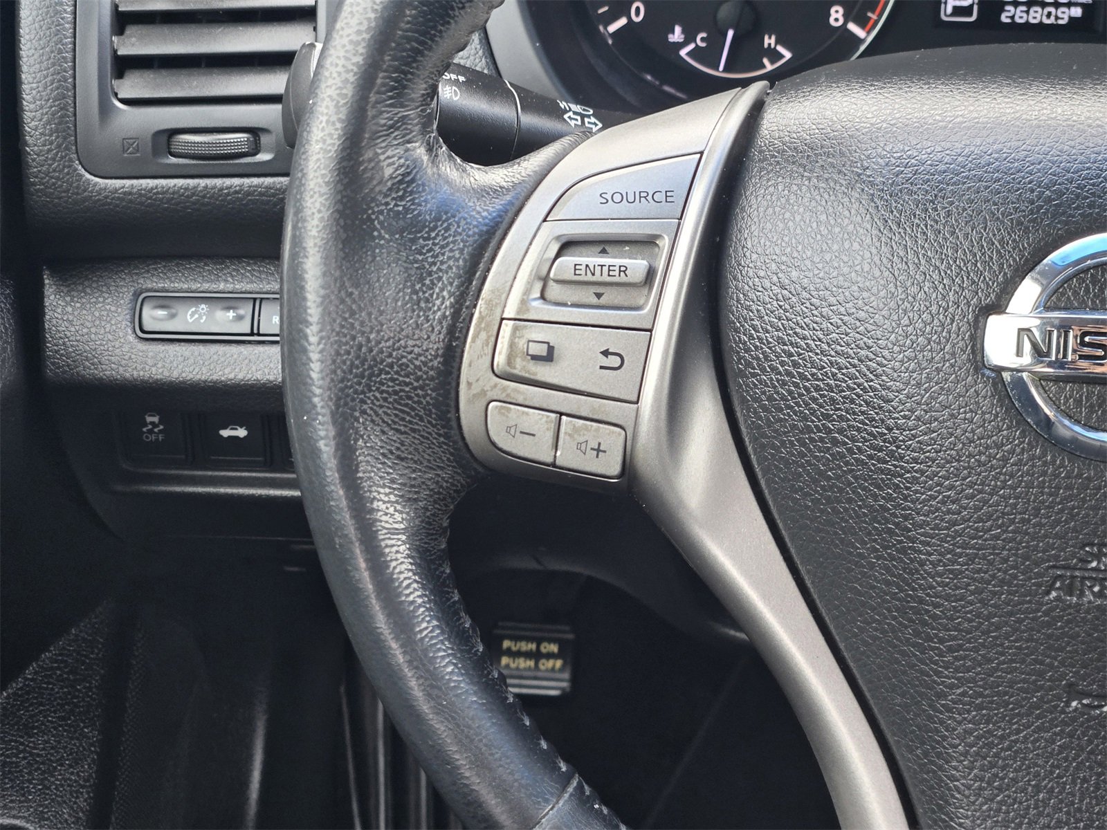 Used 2014 Nissan Altima 2.5 SL w/ Technology Package image 25