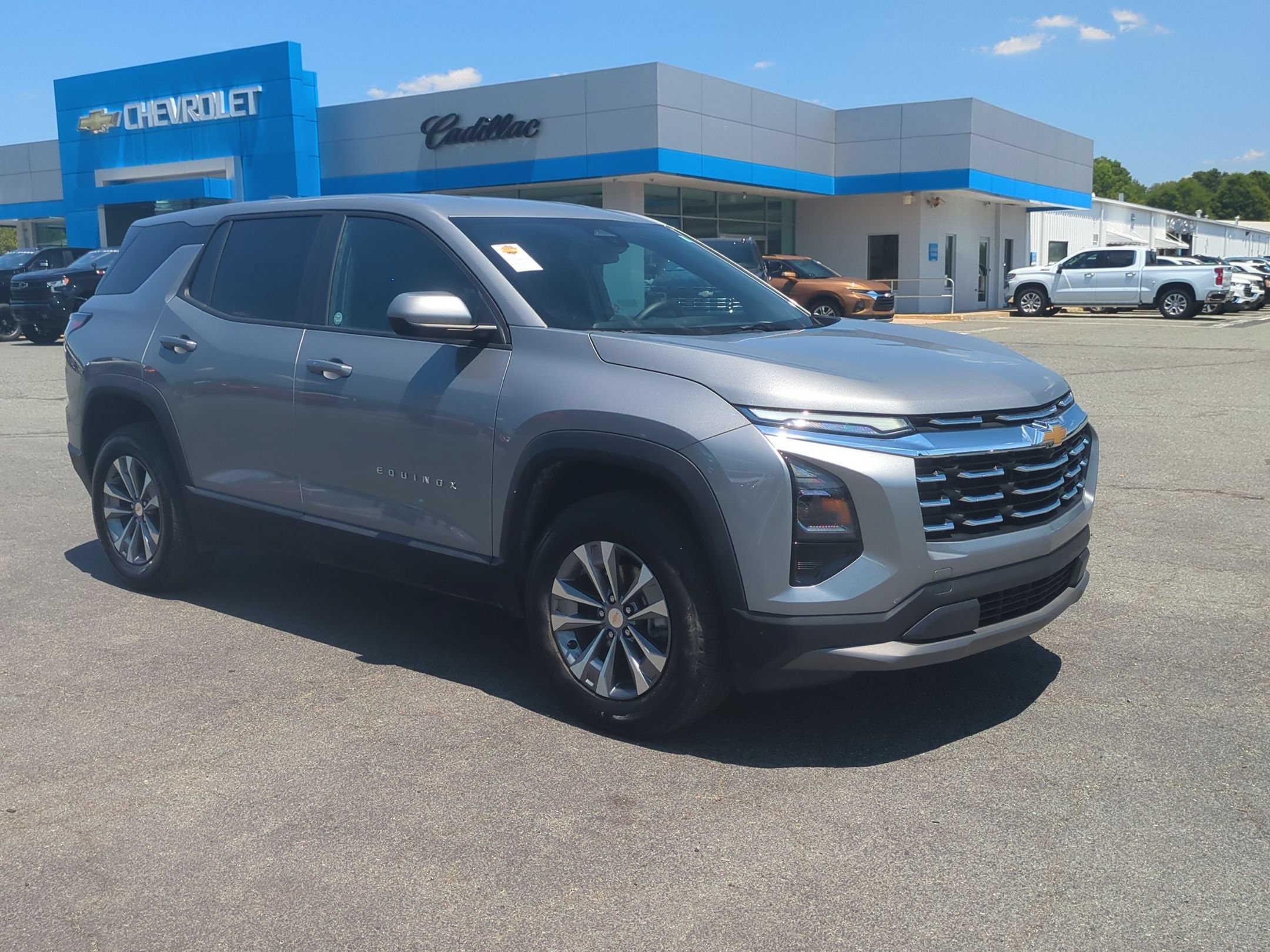 Used 2026 Chevrolet Equinox LT FWD image 7