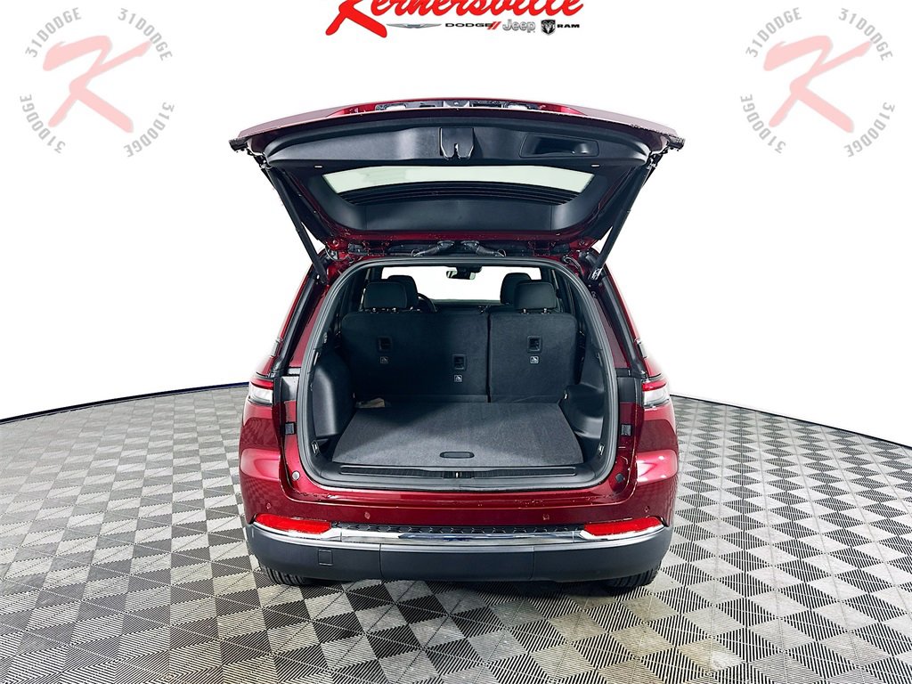 New 2025 Jeep Grand Cherokee Laredo X image 15