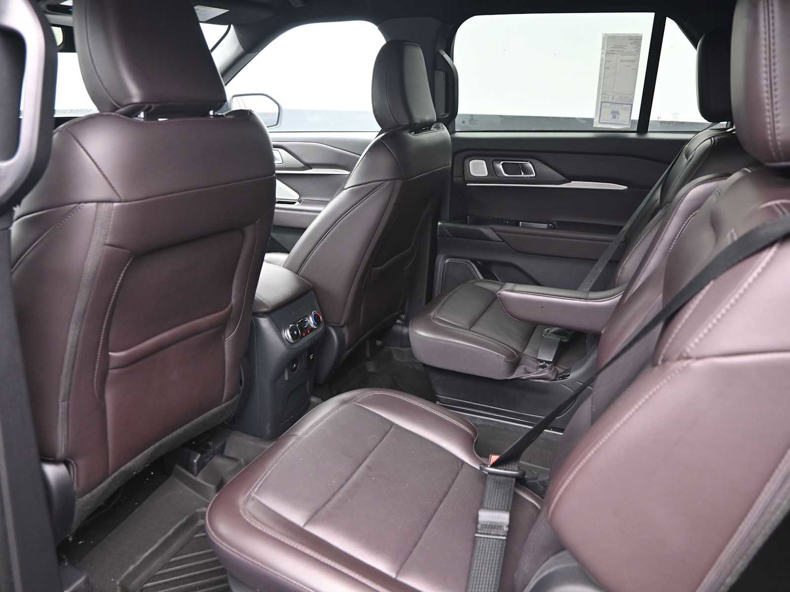 Used 2025 Ford Explorer Platinum image 15