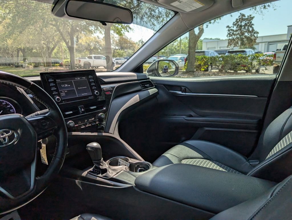 Used 2021 Toyota Camry SE image 12