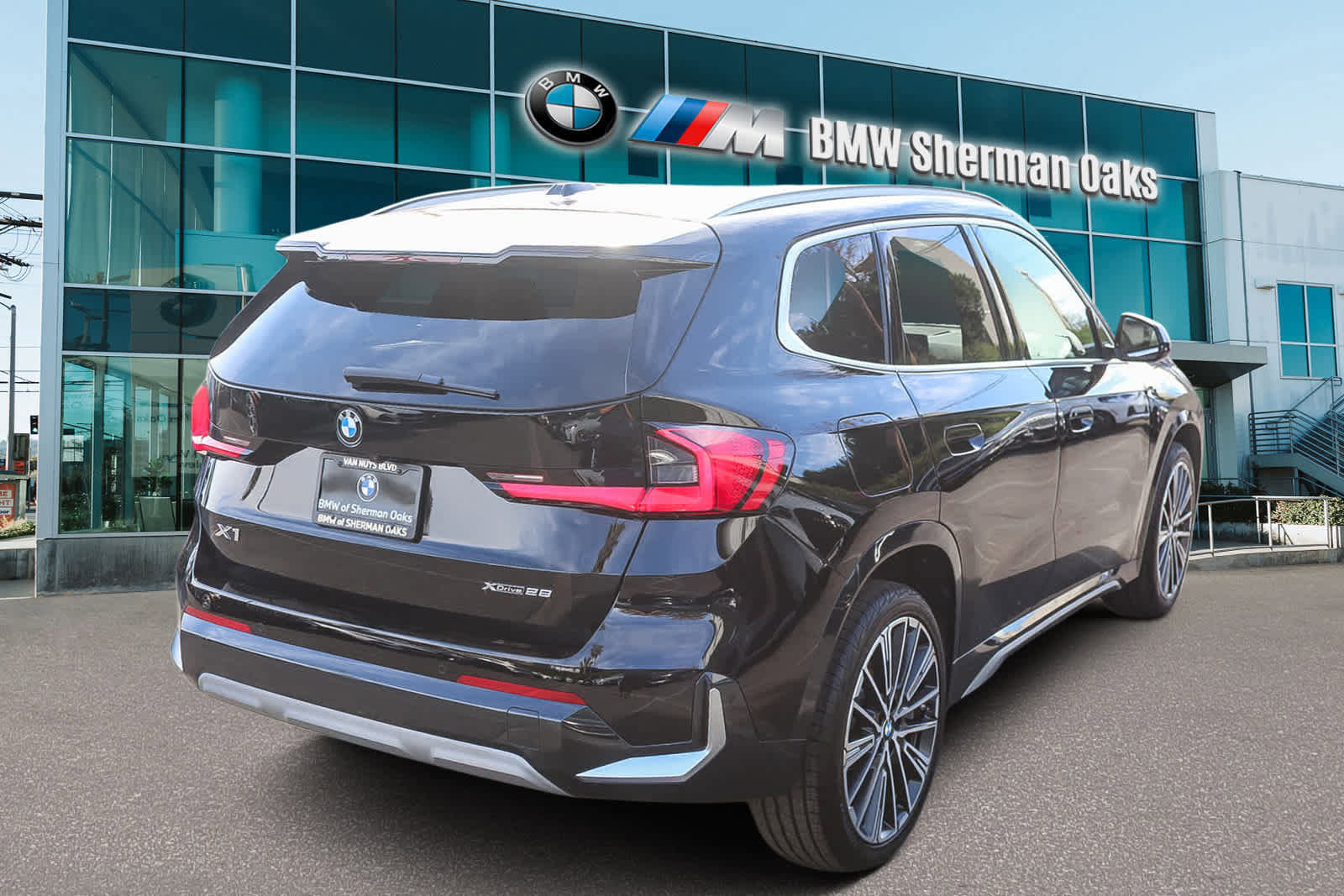 Used 2023 BMW X1 xDrive28i w/ Convenience Package image 4