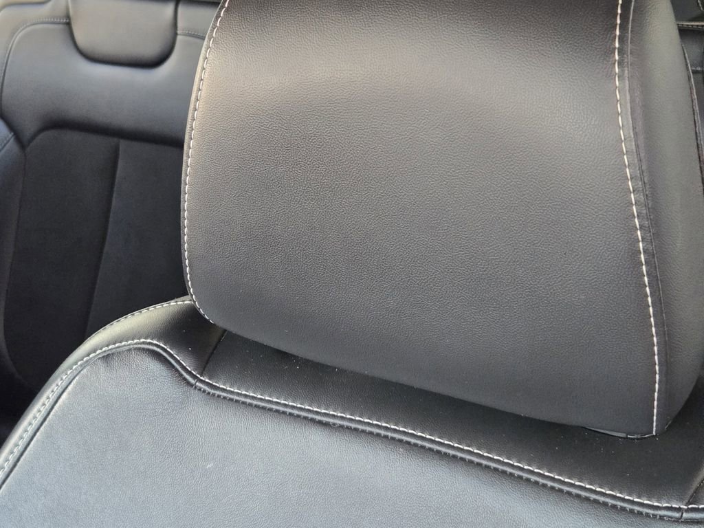 Used 2022 Jeep Grand Cherokee L Altitude image 14