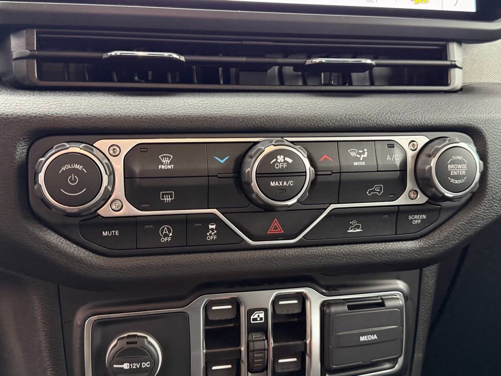 Certified 2025 Jeep Gladiator Sport image 20