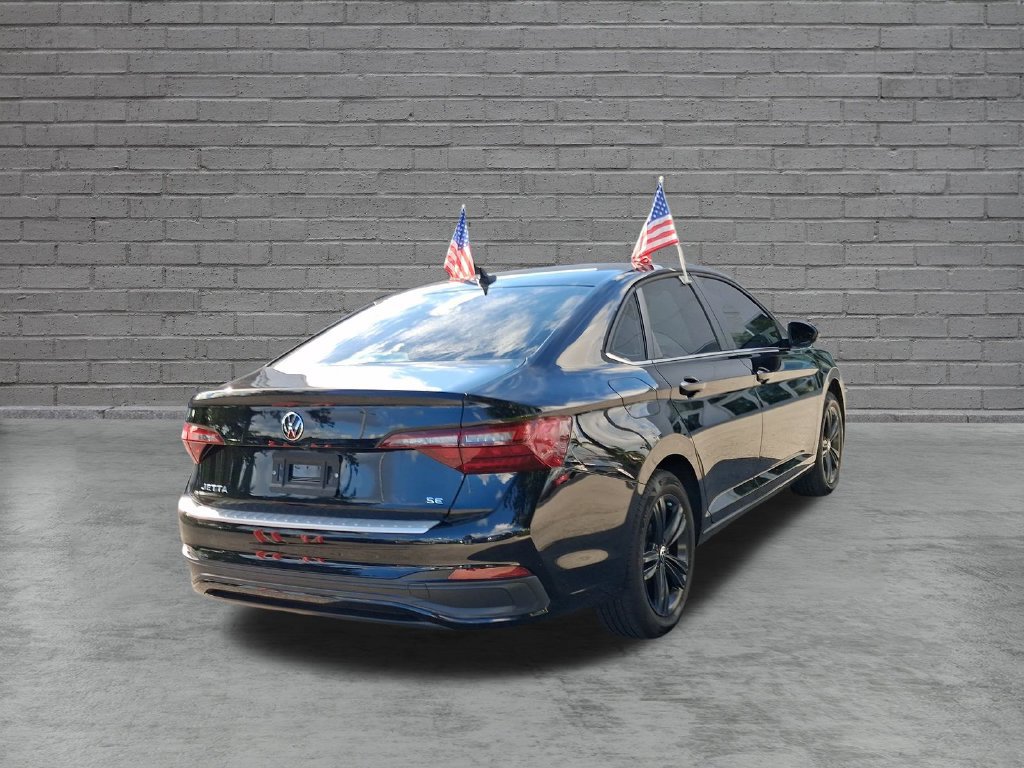Certified 2024 Volkswagen Jetta SE w/ Panoramic Sunroof Package FWD image 12