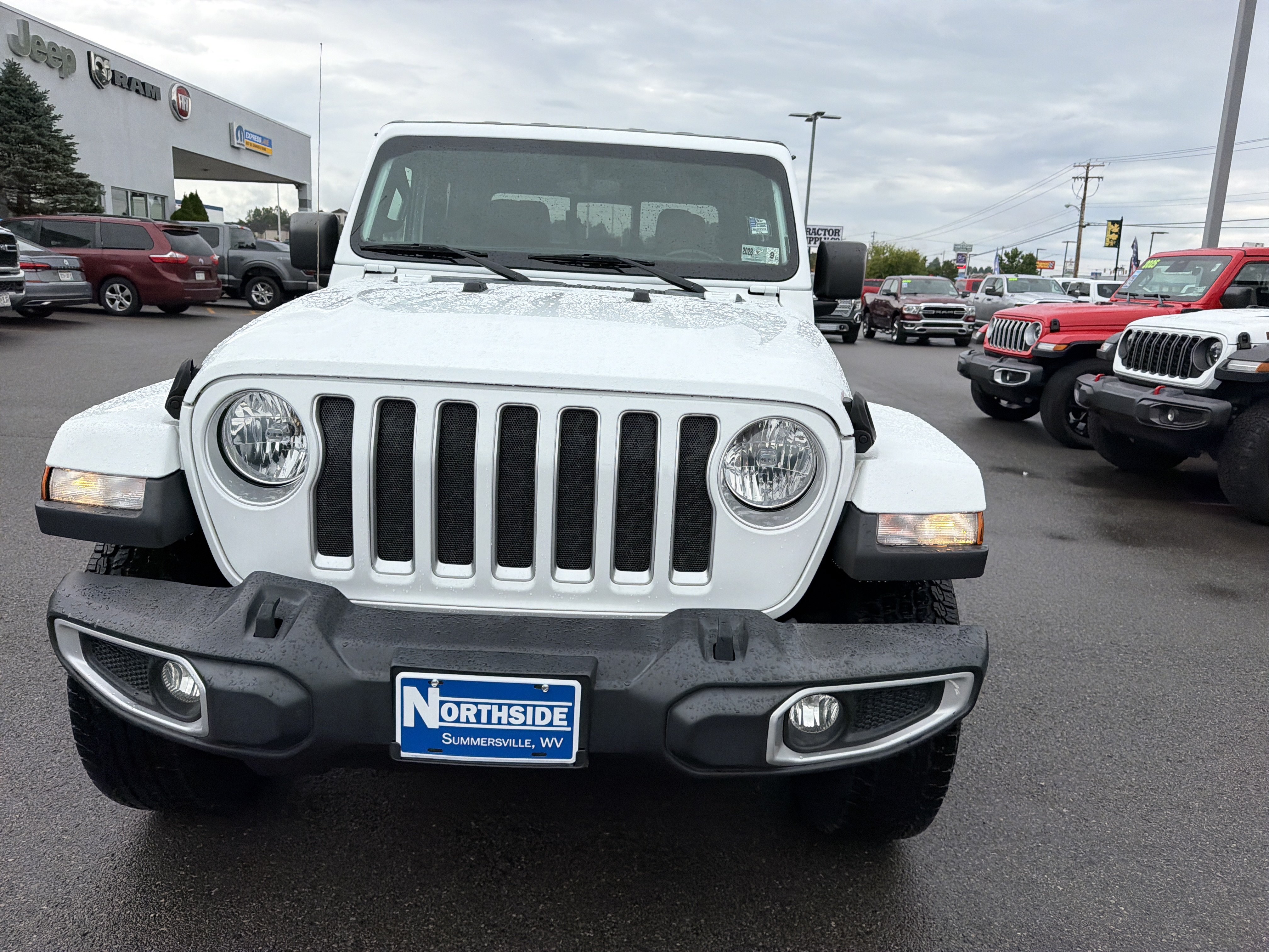 Used 2021 Jeep Gladiator Overland w/ Popular Equipment Package AWD/4WD image 2