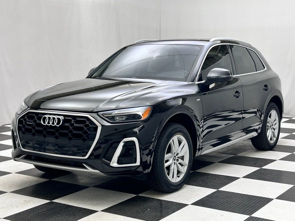 Used 2023 Audi Q5 2.0T Premium w/ Convenience Package AWD/4WD image 4
