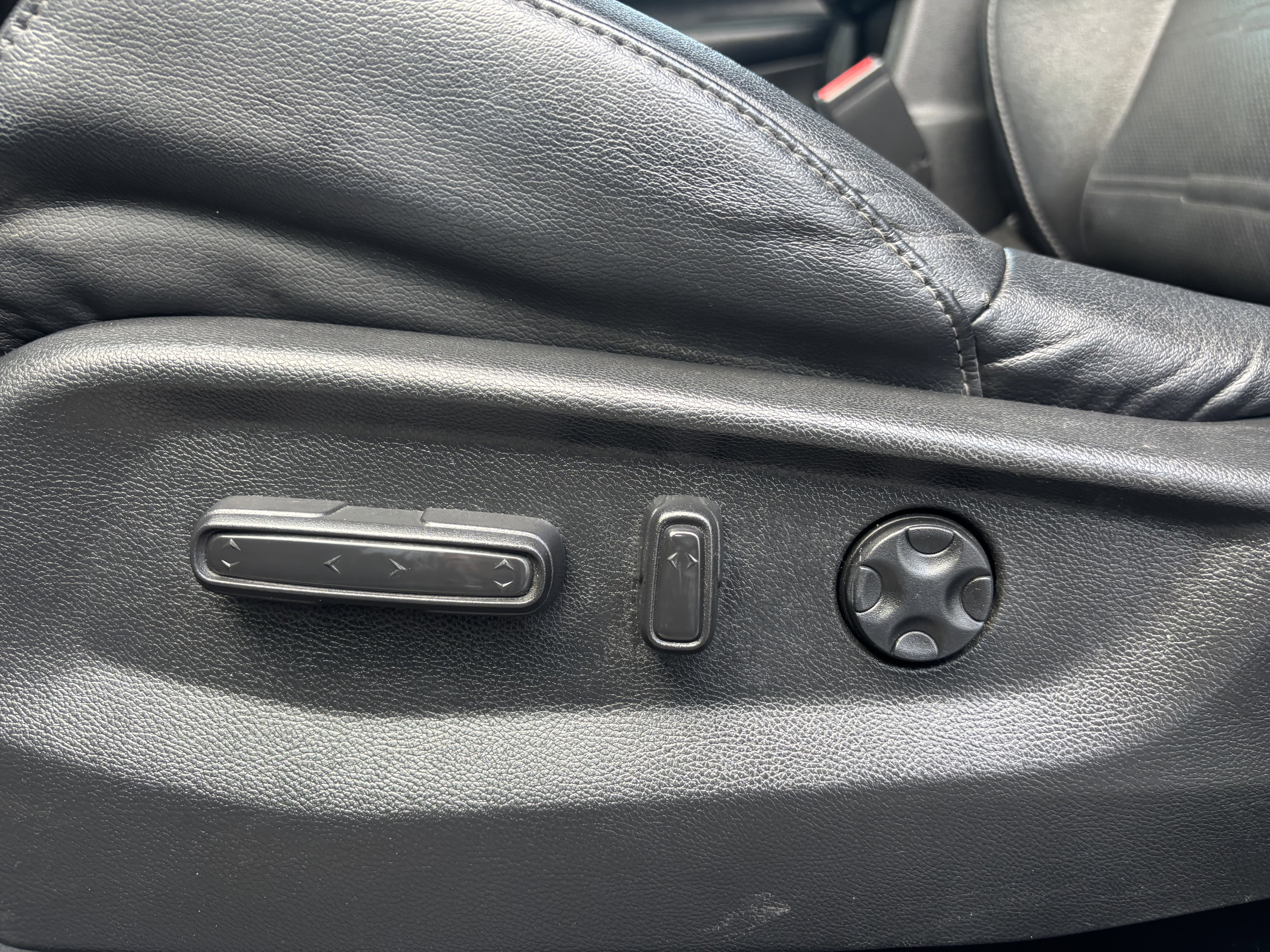 Used 2018 Honda CR-V Touring image 15