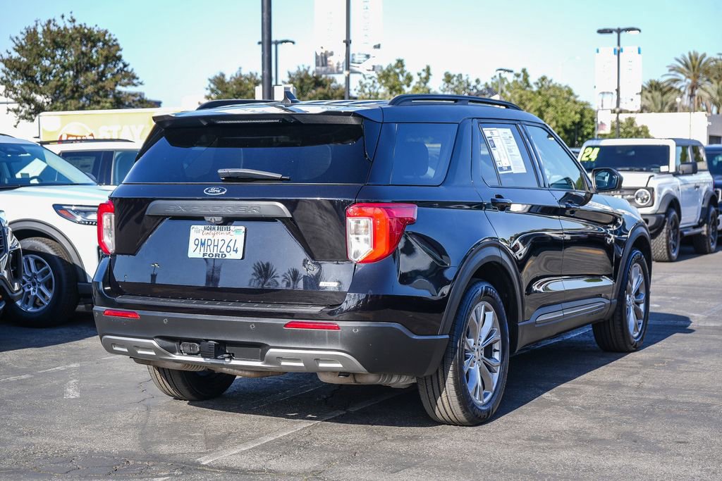 Used 2021 Ford Explorer XLT w/ Equipment Group 202A AWD/4WD image 7