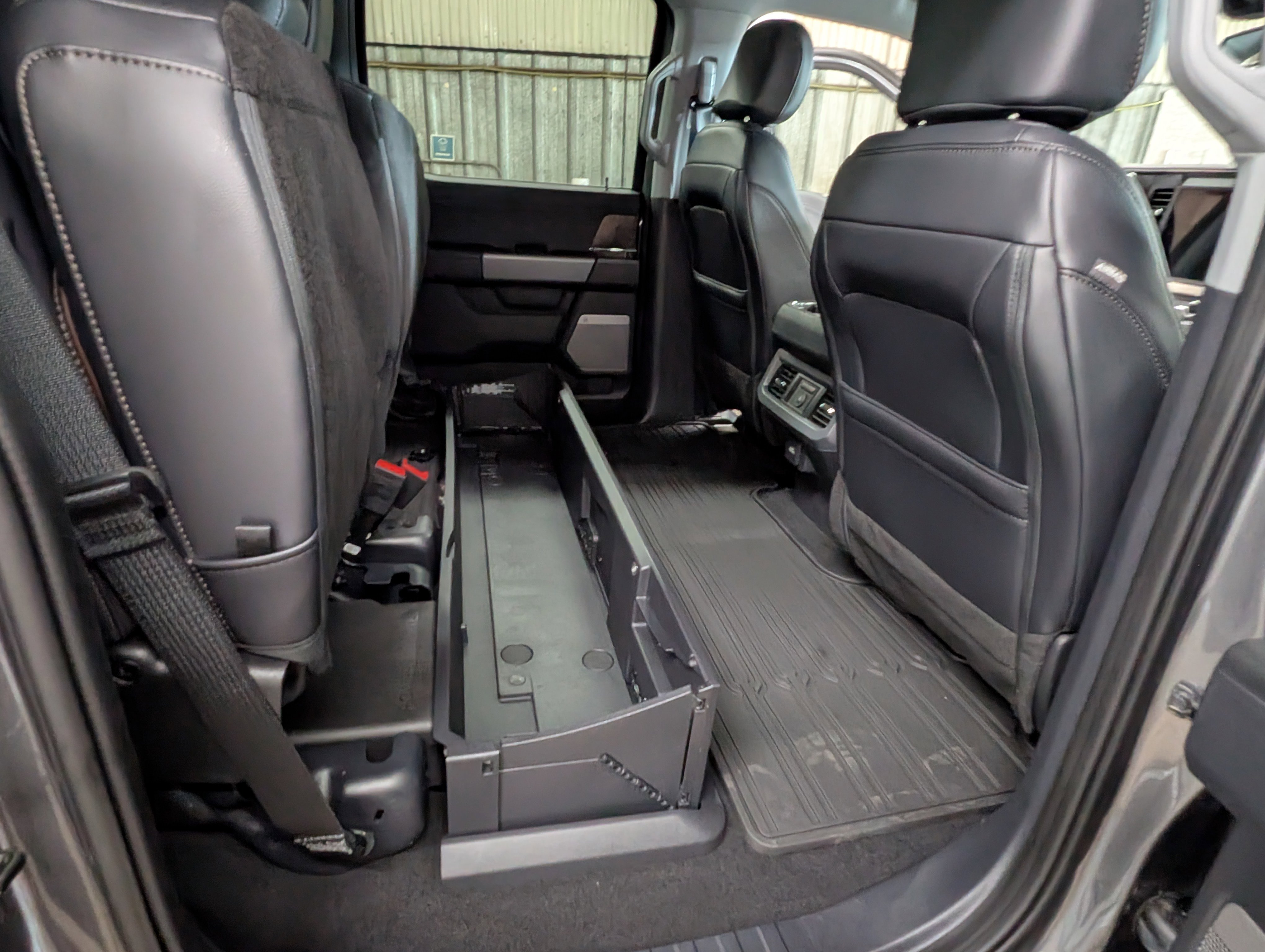 New 2025 Ford F250 Lariat w/ Lariat Ultimate Package image 5