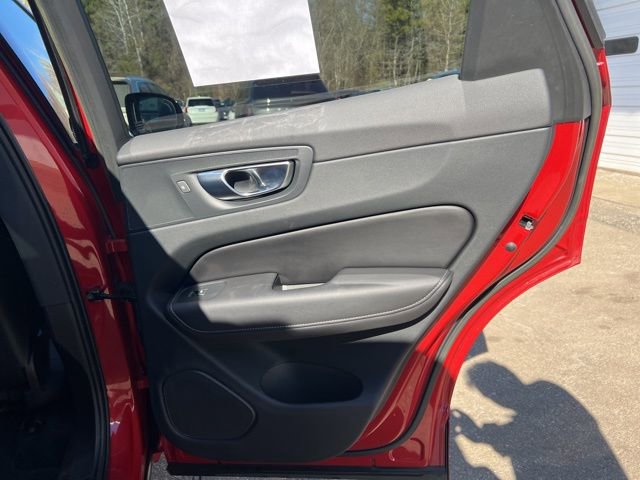 Certified 2023 Volvo XC60 B5 Ultimate w/ Climate Package image 18