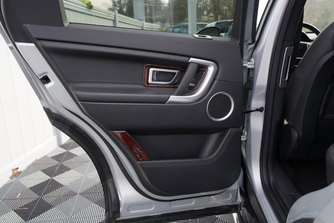 Used 2017 Land Rover Discovery Sport HSE Luxury image 45