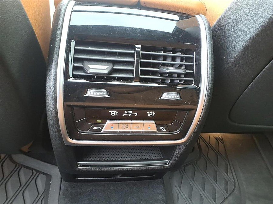 Used 2021 BMW X5 xDrive40i w/ M Sport Package AWD/4WD image 13