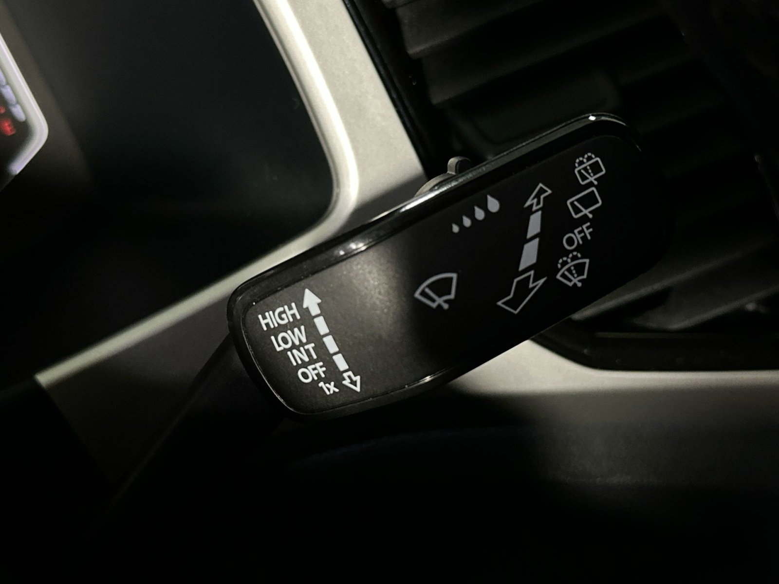 Used 2023 Volkswagen Atlas SEL R-Line image 19