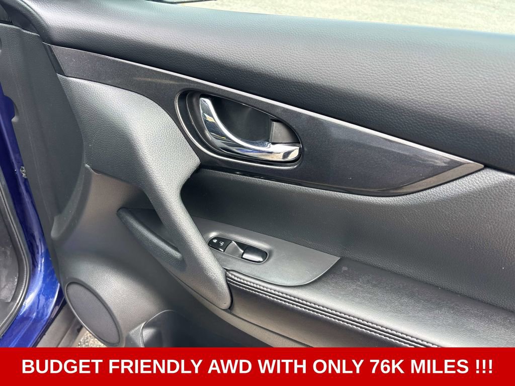 Used 2018 Nissan Rogue S AWD/4WD image 16