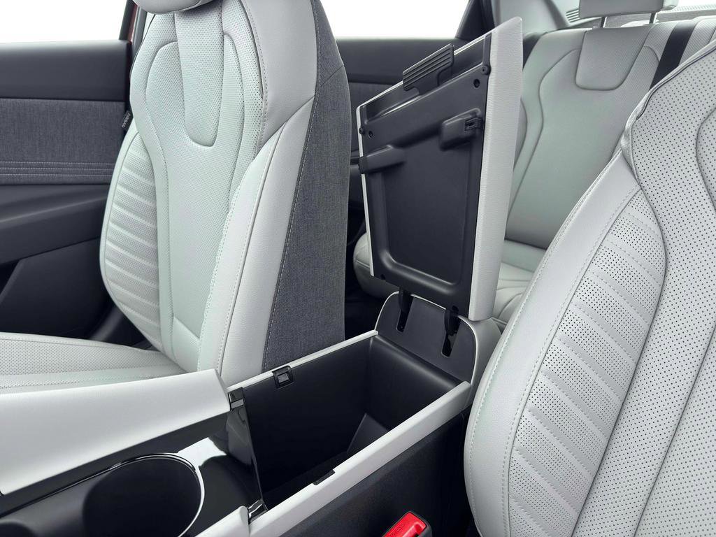 New 2026 Hyundai Elantra Limited image 19