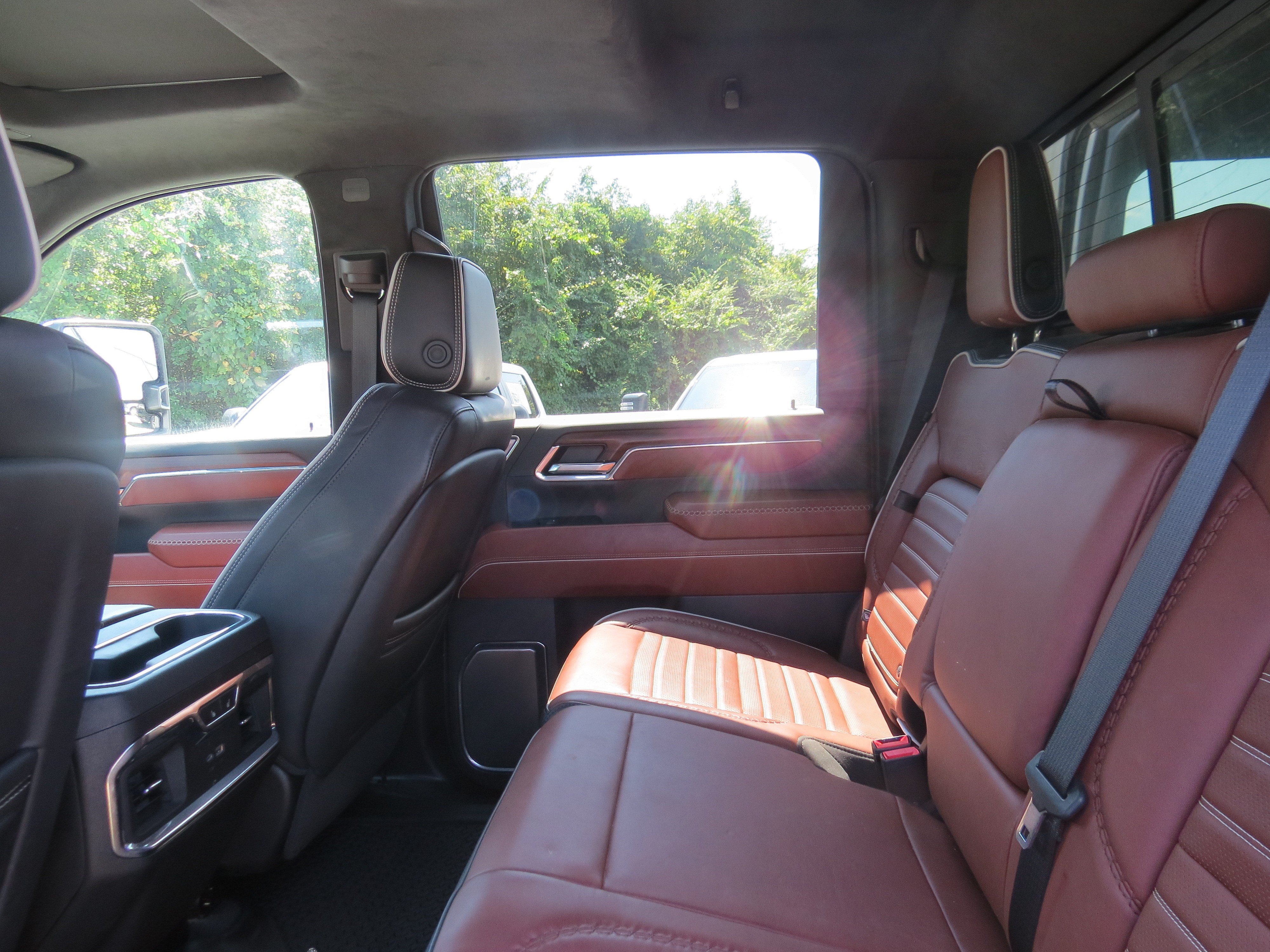 Used 2024 GMC Sierra 2500 Denali Ultimate AWD/4WD image 12