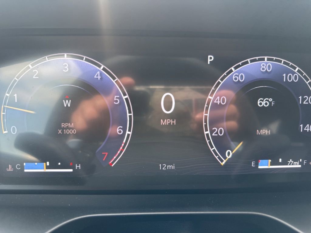 New 2025 Jeep Grand Cherokee L Altitude image 37