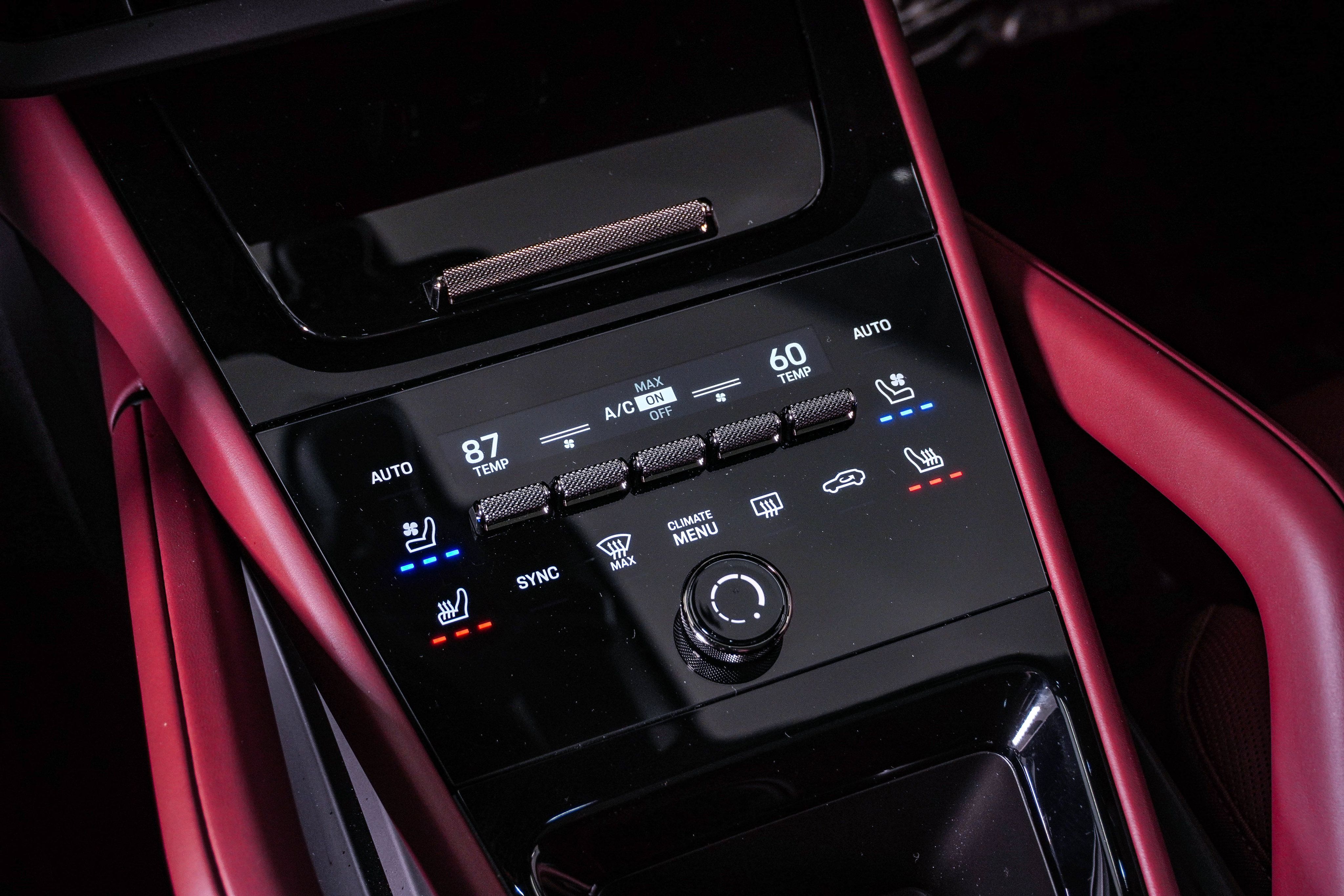 Certified 2025 Porsche Cayenne Turbo AWD/4WD image 25