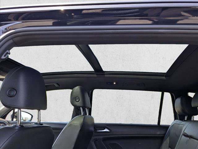 Used 2020 Volkswagen Tiguan SE R-Line FWD image 19