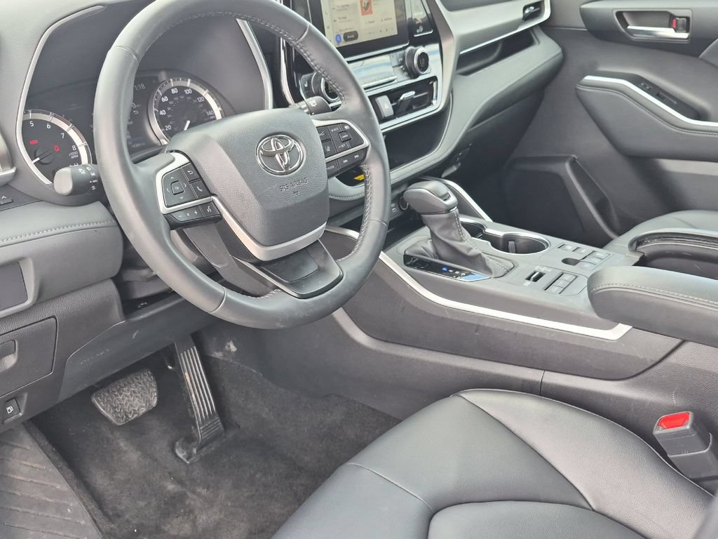 Used 2026 Toyota Highlander XLE AWD/4WD image 10