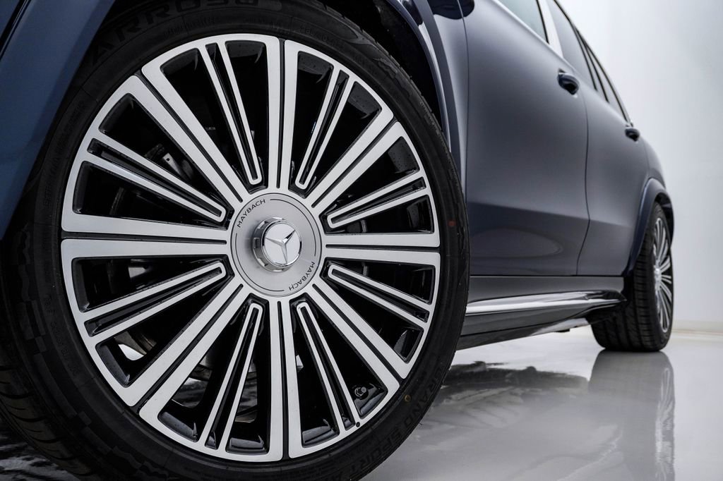 Used 2026 Mercedes-Benz Maybach GLS 600 4MATIC image 5
