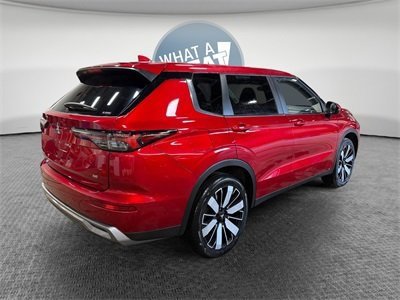 New 2025 Mitsubishi Outlander SE image 3