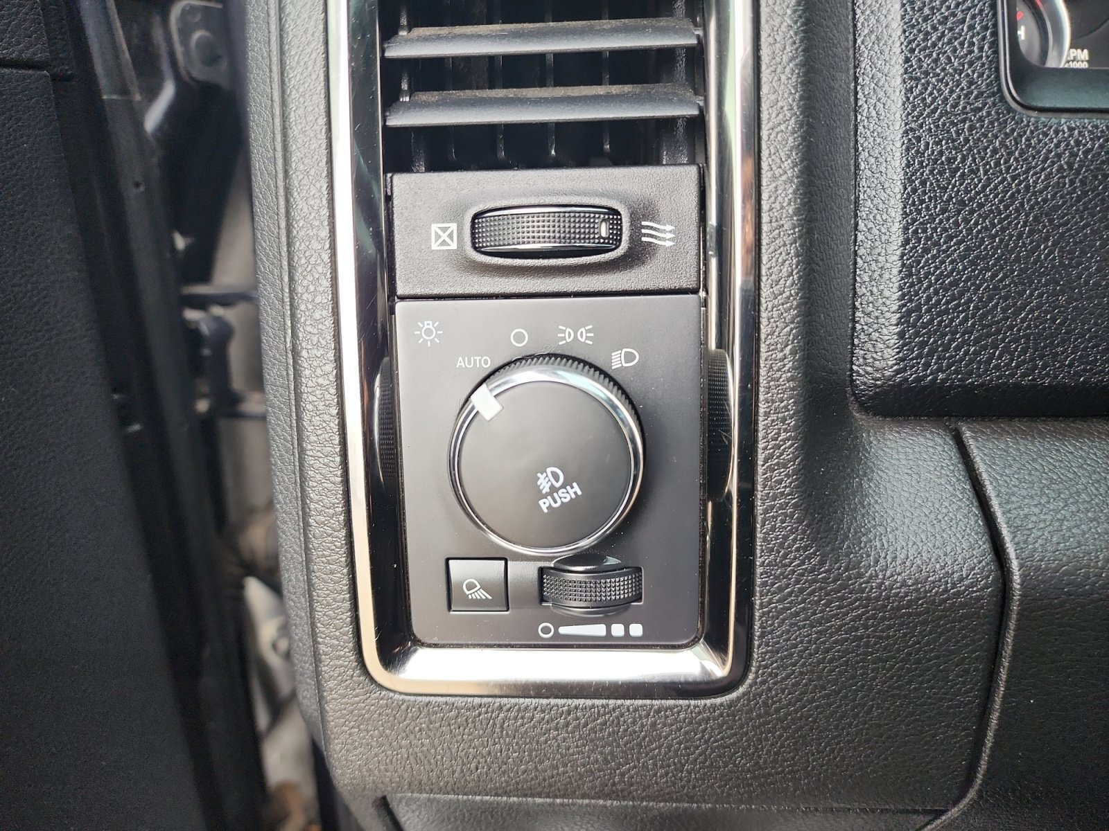 Used 2014 RAM 1500 Sport w/ Convenience Group RWD image 25