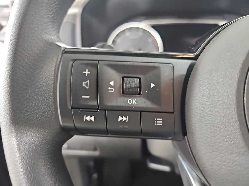 Used 2023 Nissan Rogue SV image 21