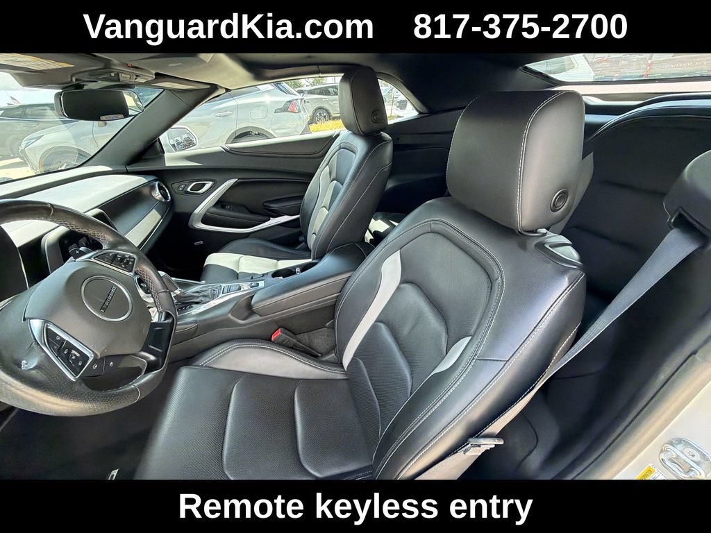 Used 2018 Chevrolet Camaro LT RWD image 15
