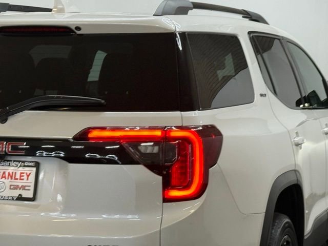 Used 2022 GMC Acadia SLT w/ Elevation Edition image 12
