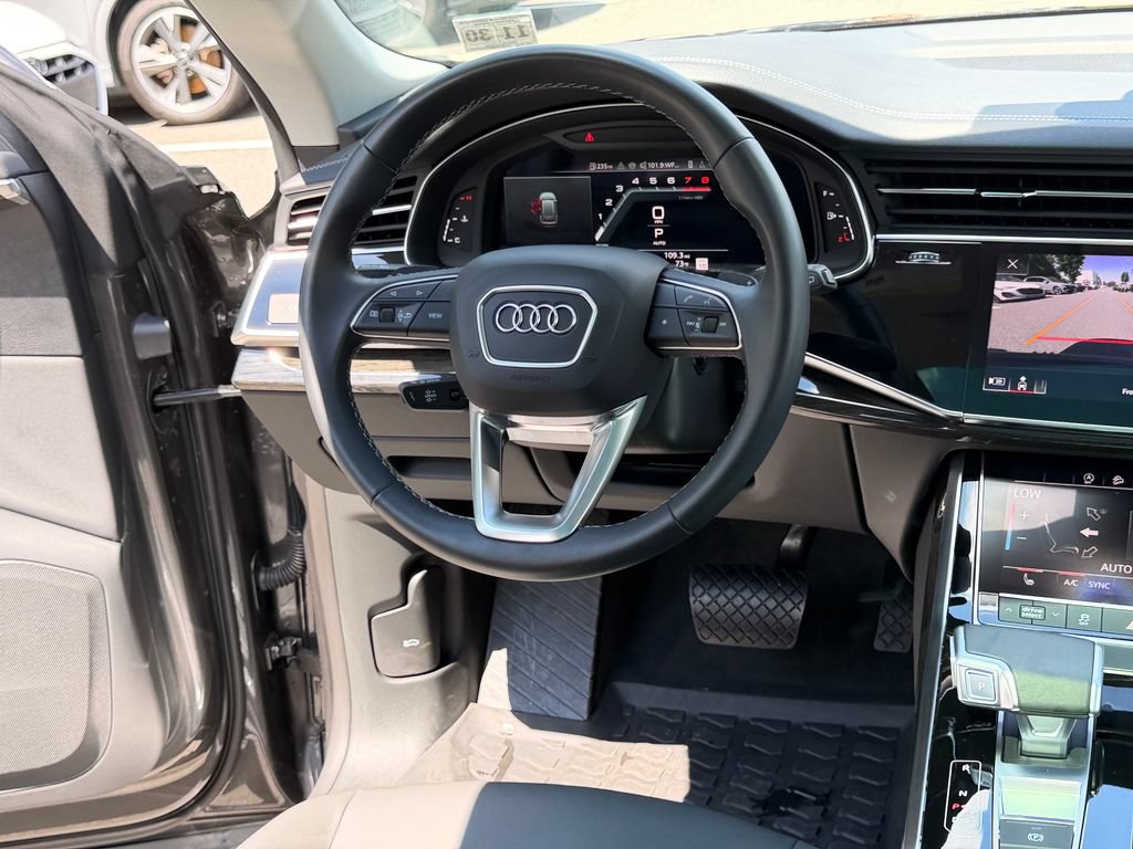 Used 2025 Audi Q8 Premium w/ Convenience Package AWD/4WD image 21