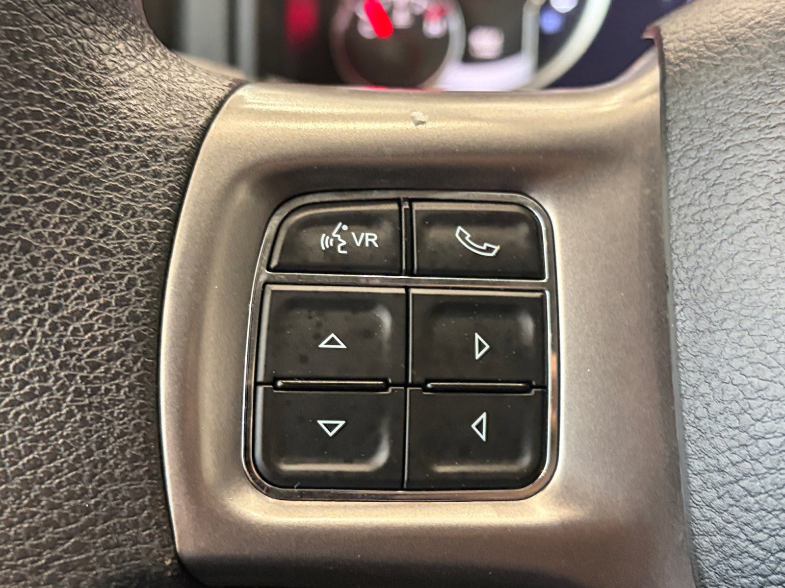 Used 2022 RAM 1500 Classic SLT w/ Electronics Group AWD/4WD image 32