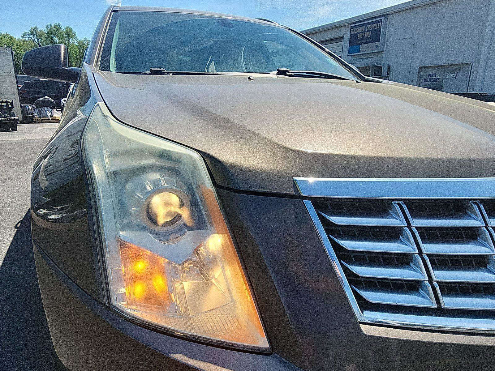 Used 2016 Cadillac SRX Luxury image 8