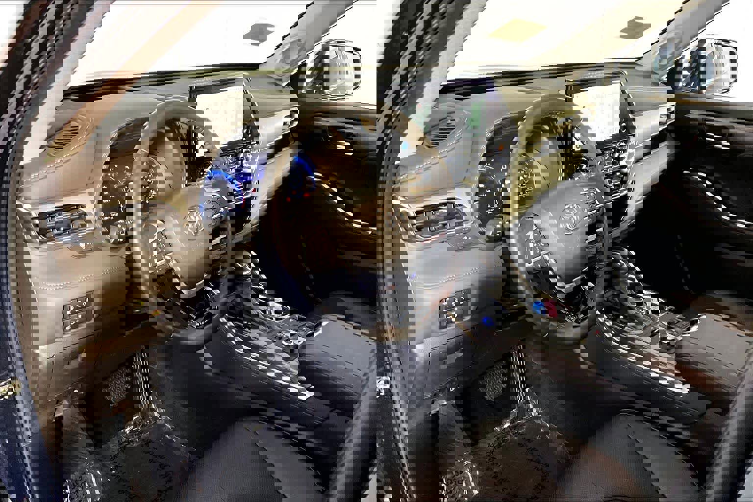 Used 2023 Toyota Highlander Platinum image 18