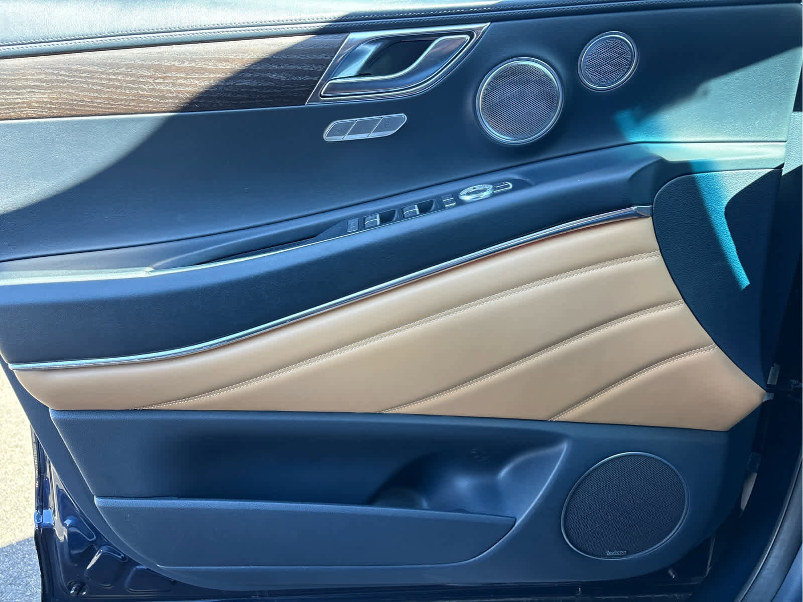 Used 2021 Genesis GV80 2.5T w/ Advanced Package 02 image 30