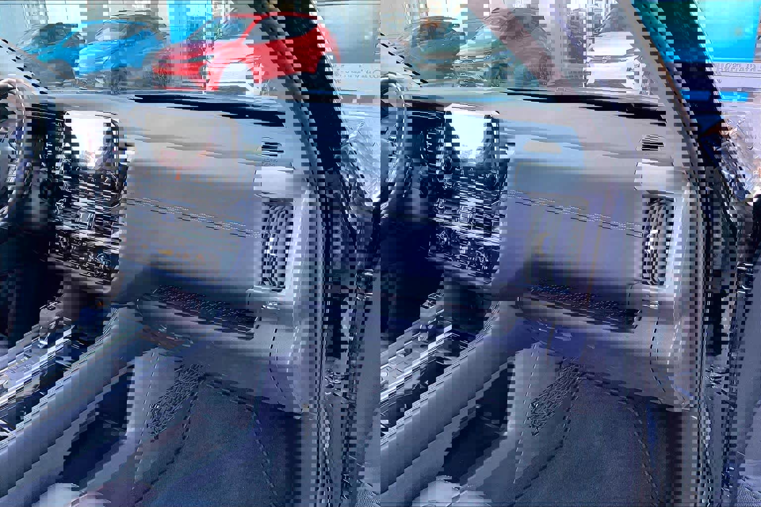 Used 2024 Nissan Pathfinder Platinum image 19