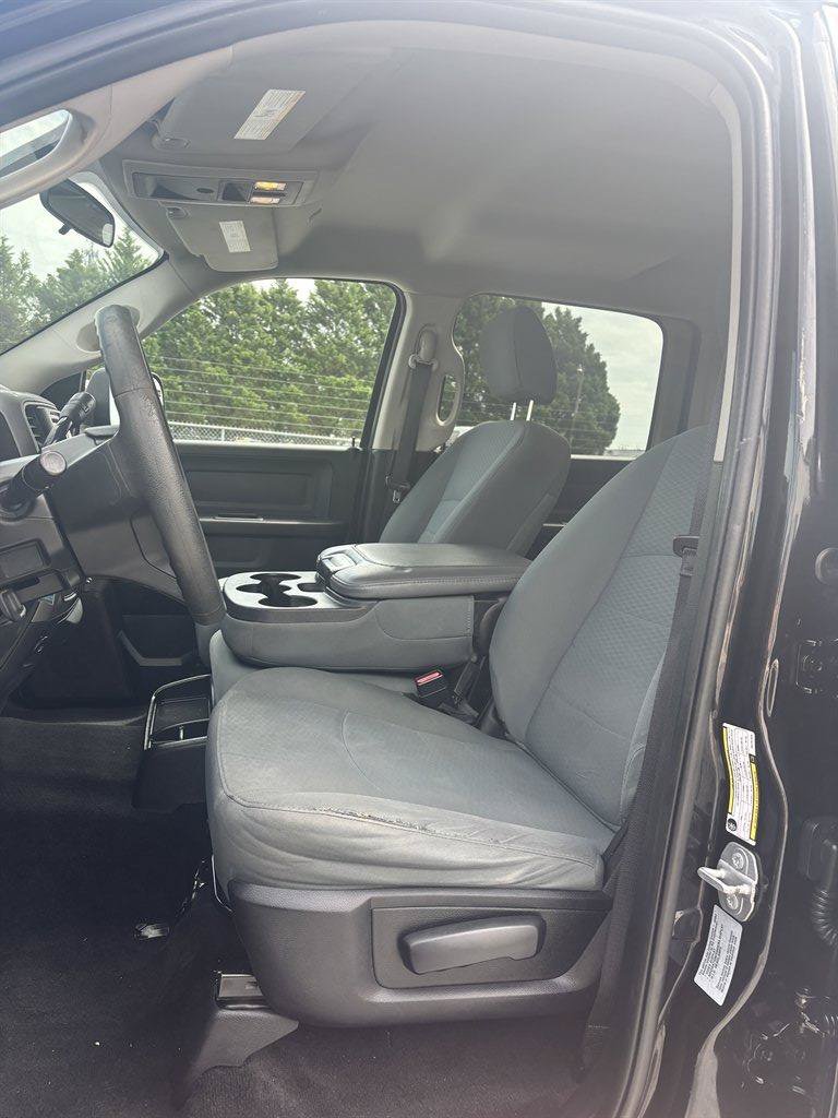 Used 2017 RAM 2500 Tradesman w/ Chrome Appearance Group AWD/4WD image 9