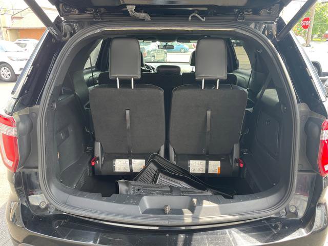 Used 2017 Ford Explorer XLT w/ Equipment Group 202A AWD/4WD image 14