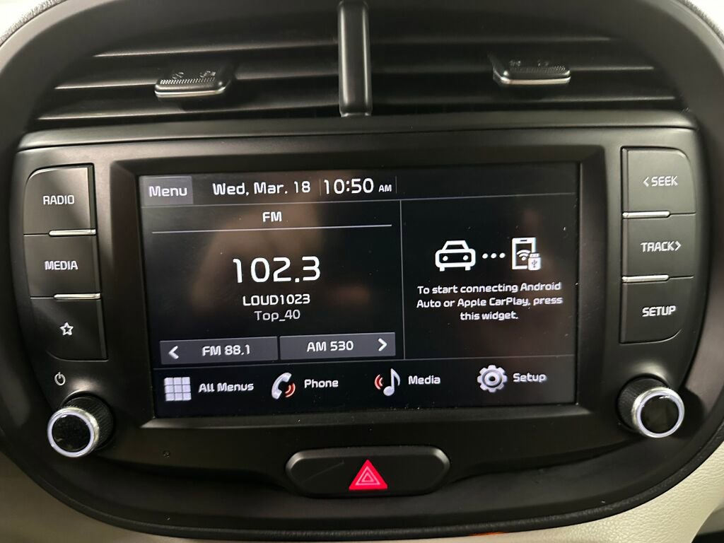 Used 2023 Kia Soul LX image 13