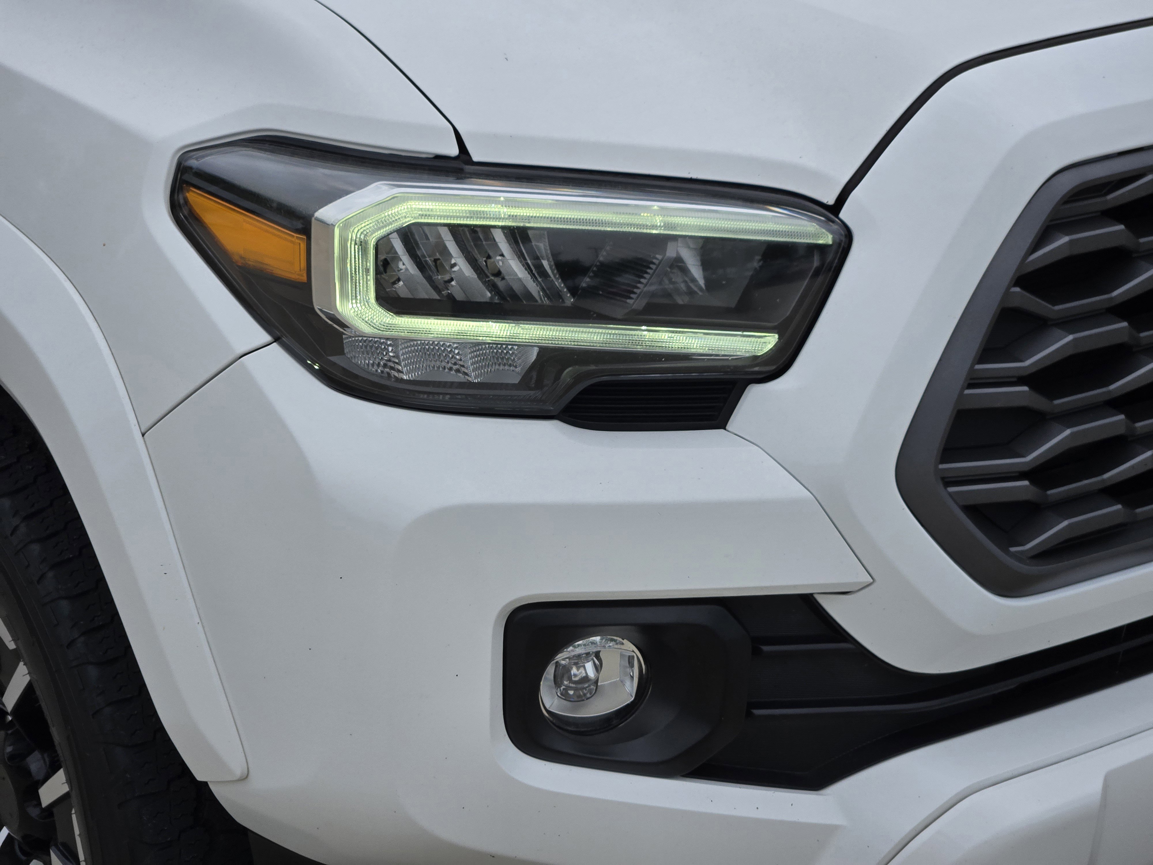 Used 2021 Toyota Tacoma TRD Sport w/ Technology Package AWD/4WD image 34