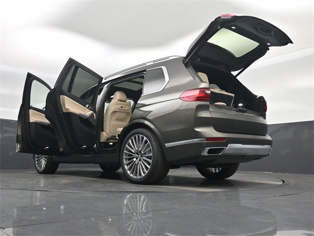 Used 2021 BMW X7 xDrive40i w/ Premium Package image 68