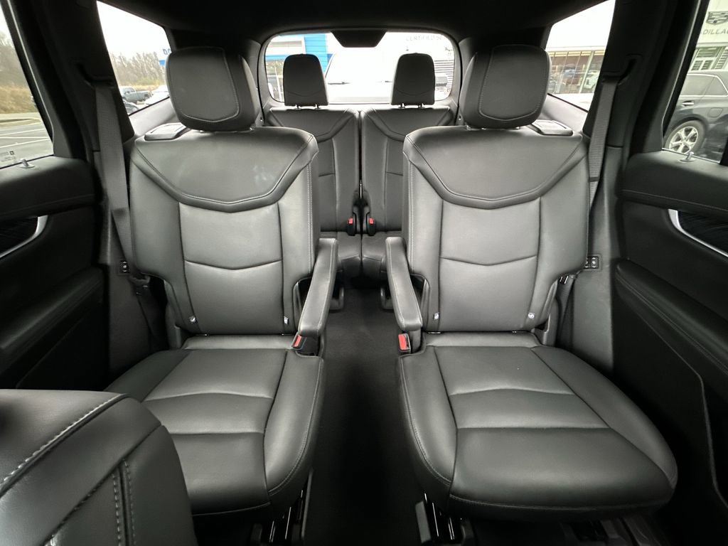 Used 2025 Cadillac XT6 Premium Luxury FWD image 23