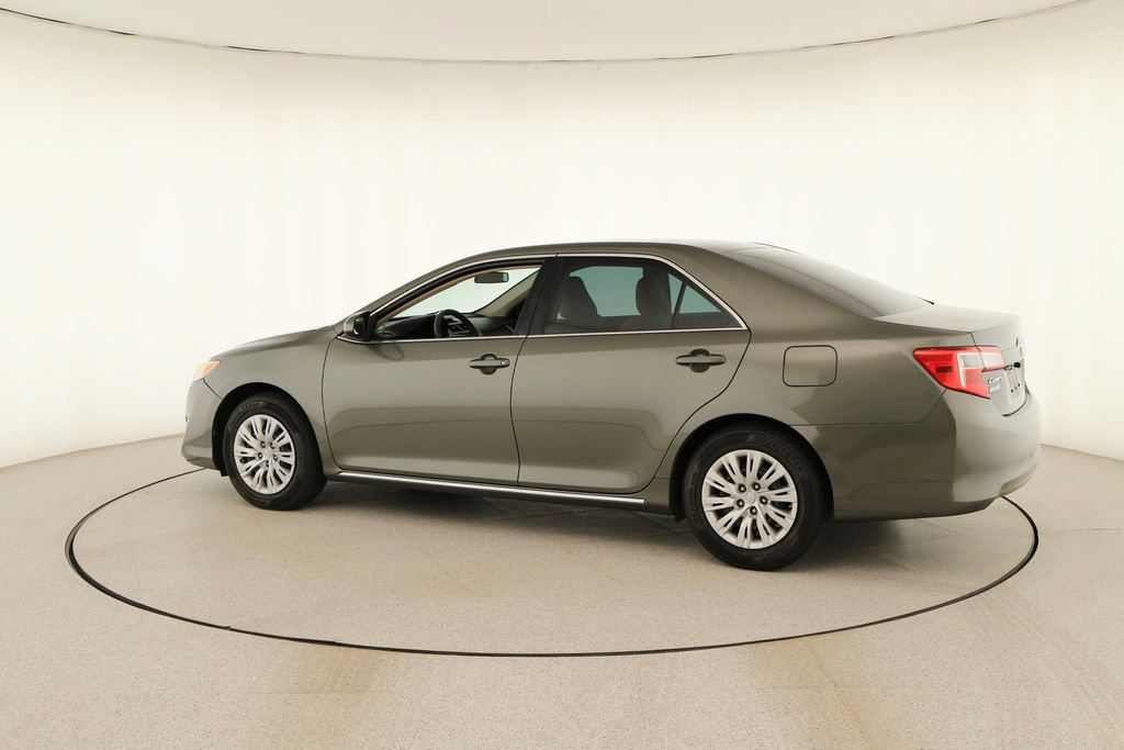 Used 2014 Toyota Camry LE FWD image 3