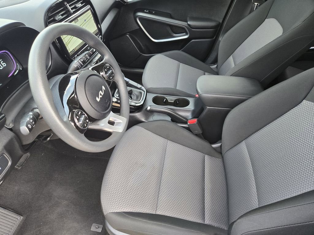 Certified 2025 Kia Soul S FWD image 18