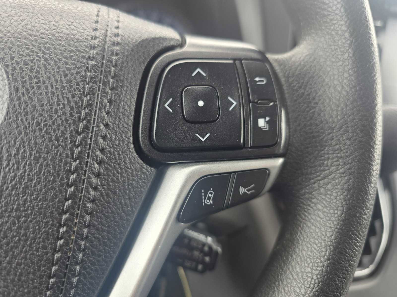 Used 2020 Toyota Sienna LE FWD image 28